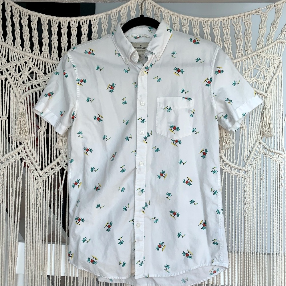 Men’s American Eagle Tropical Short-Sleeved Button Down Size XS